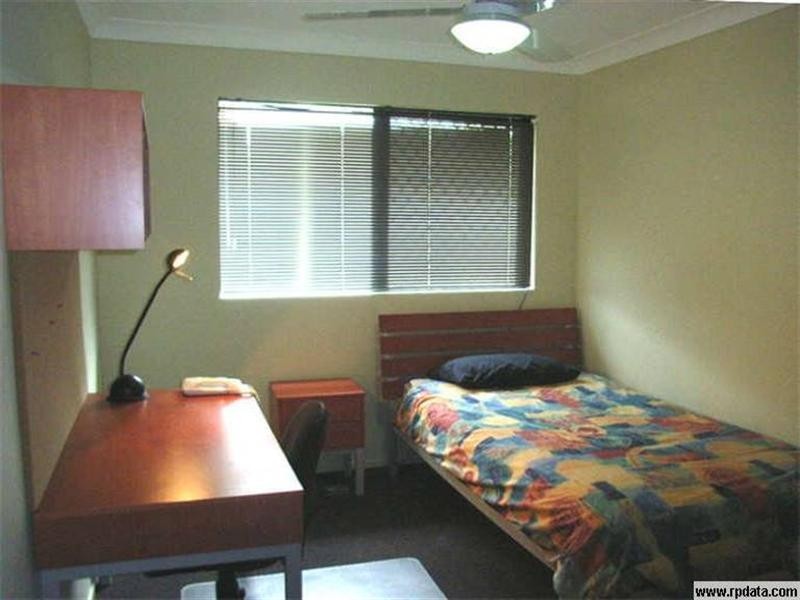 8/7 Brown Street, Labrador QLD 4215