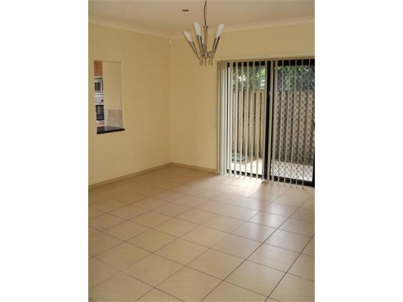 8 Ontario Court, Oxenford QLD 4210