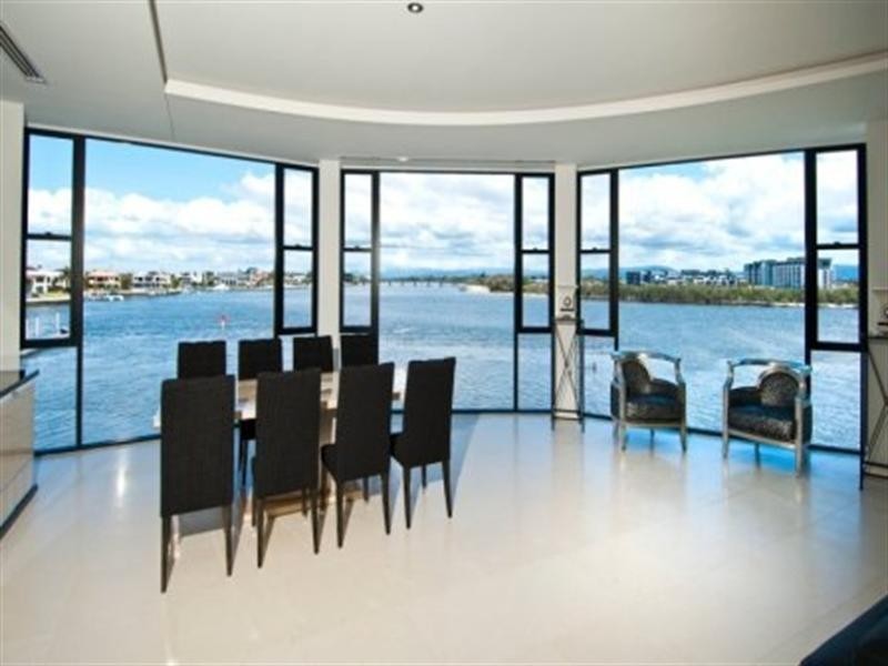 Sovereign Islands QLD 4216