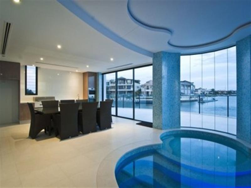 Sovereign Islands QLD 4216