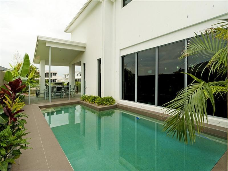 95 Compass Drive, Biggera Waters QLD 4216