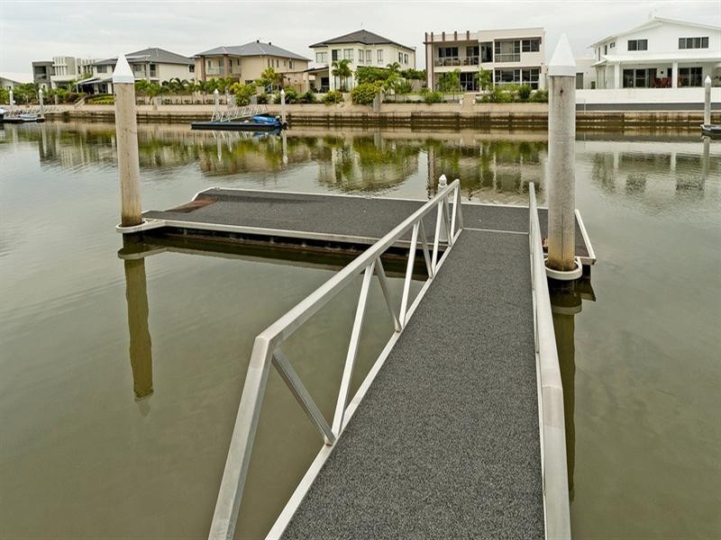 95 Compass Drive, Biggera Waters QLD 4216