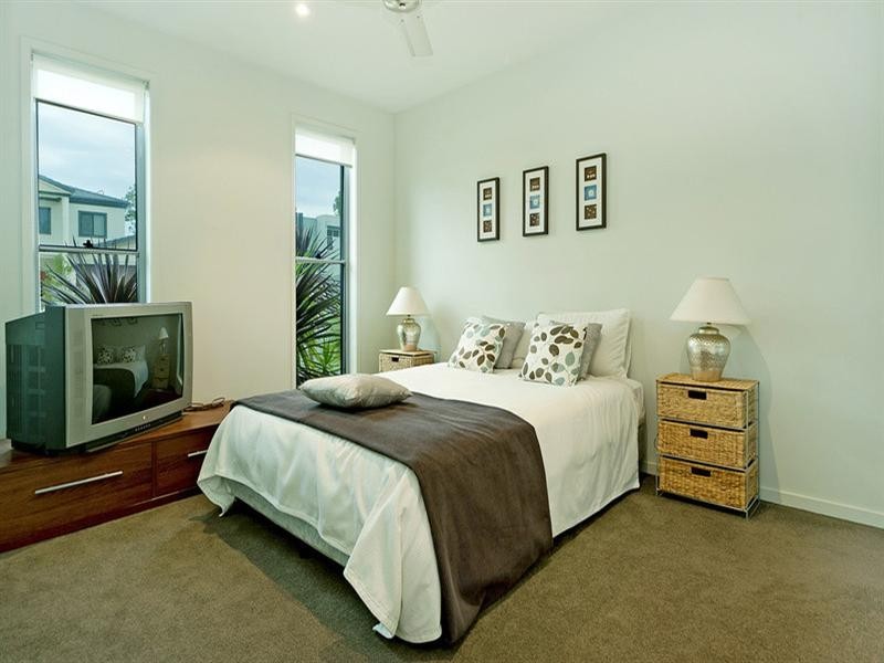 95 Compass Drive, Biggera Waters QLD 4216