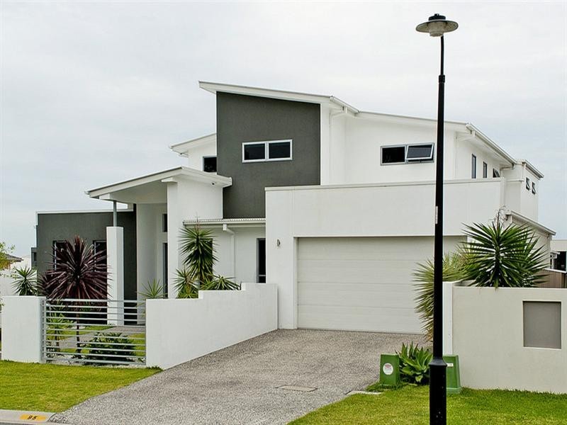 95 Compass Drive, Biggera Waters QLD 4216