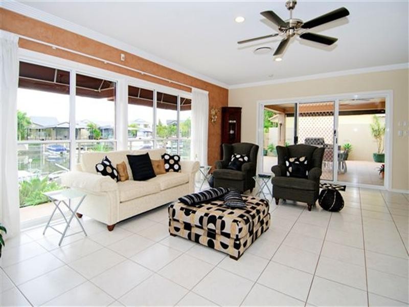 10 Grand Canal Way, Runaway Bay QLD 4216