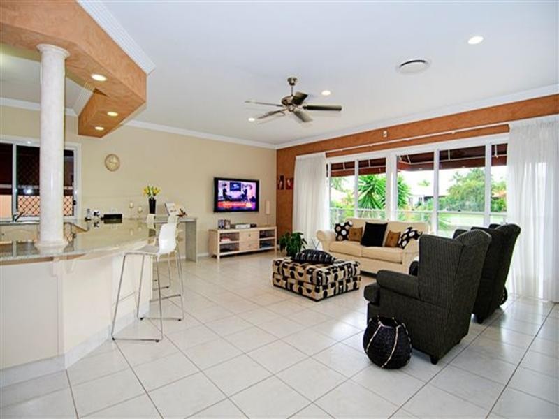 10 Grand Canal Way, Runaway Bay QLD 4216