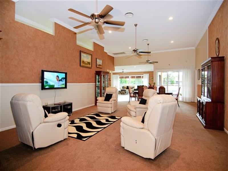 10 Grand Canal Way, Runaway Bay QLD 4216