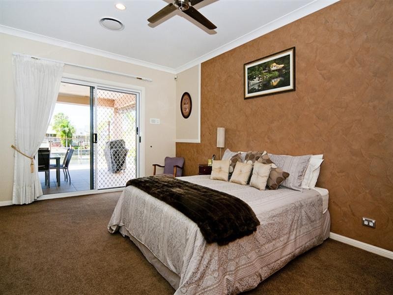 10 Grand Canal Way, Runaway Bay QLD 4216