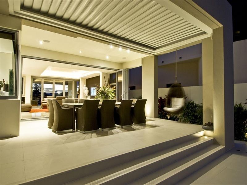 8 Shearwater Esplanade, Runaway Bay QLD 4216