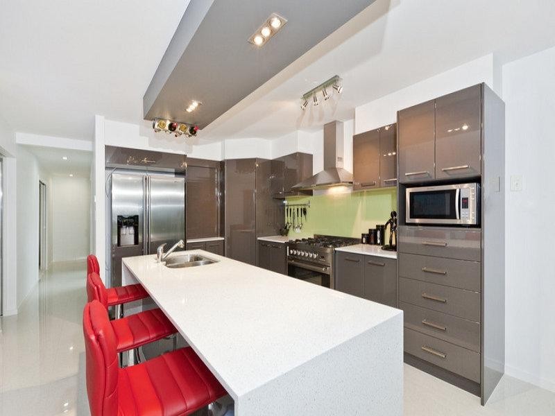 13 Harbourvue Court, Helensvale QLD 4212