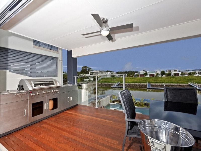 13 Harbourvue Court, Helensvale QLD 4212