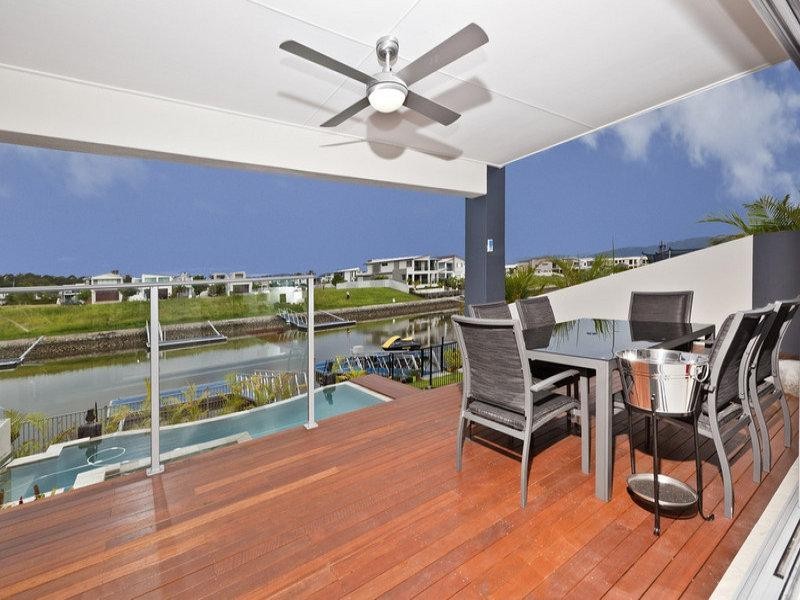 13 Harbourvue Court, Helensvale QLD 4212