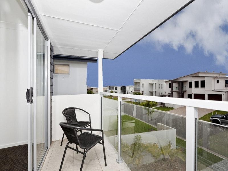 13 Harbourvue Court, Helensvale QLD 4212