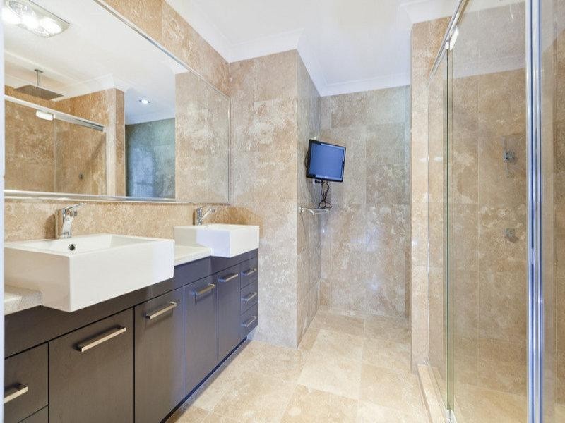 13 Harbourvue Court, Helensvale QLD 4212