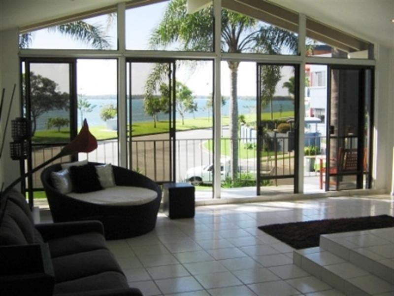 1 Dirk Hartog Place, Hollywell QLD 4216