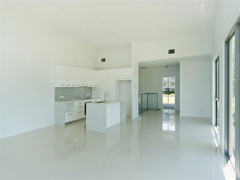 1/3 Jasmine Avenue, Hollywell QLD 4216