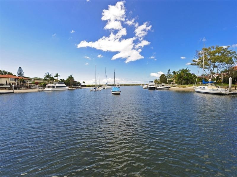 2/9 Joseph Street, Runaway Bay QLD 4216