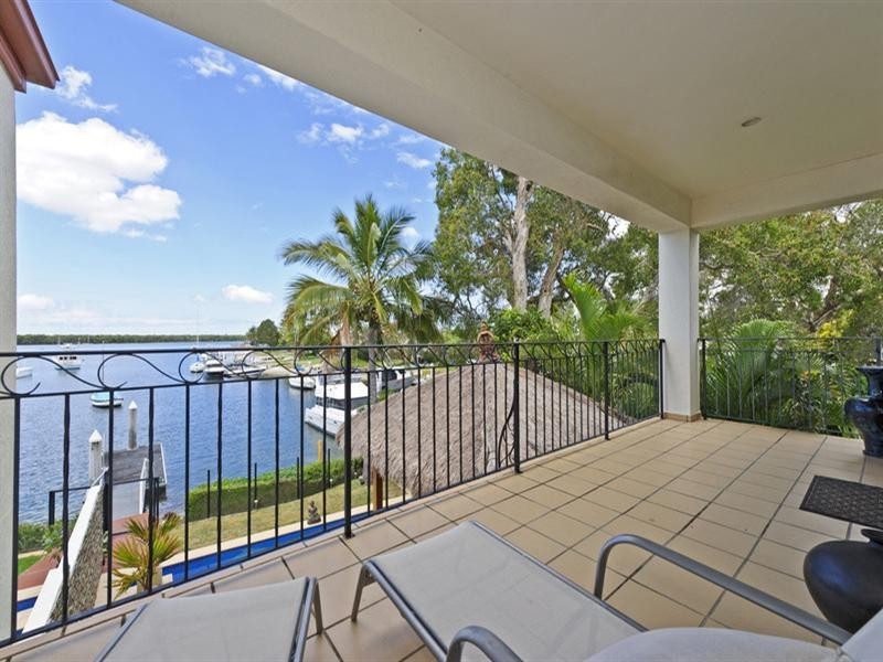 2/9 Joseph Street, Runaway Bay QLD 4216