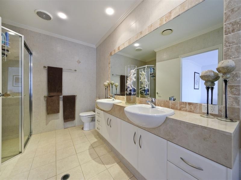 2/9 Joseph Street, Runaway Bay QLD 4216