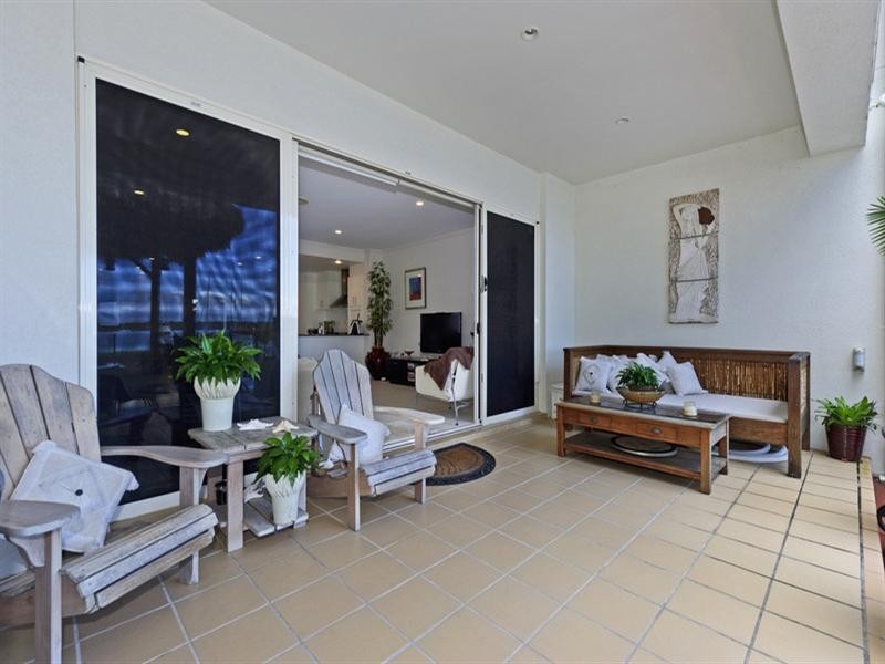 2/9 Joseph Street, Runaway Bay QLD 4216