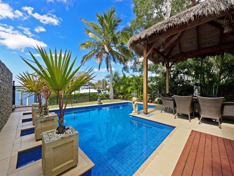 2/9 Joseph Street, Runaway Bay QLD 4216