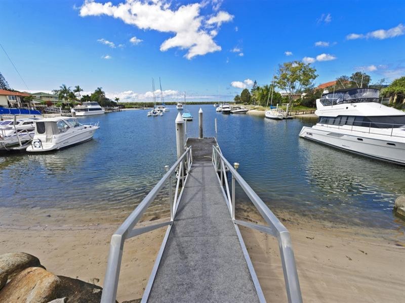 2/9 Joseph Street, Runaway Bay QLD 4216