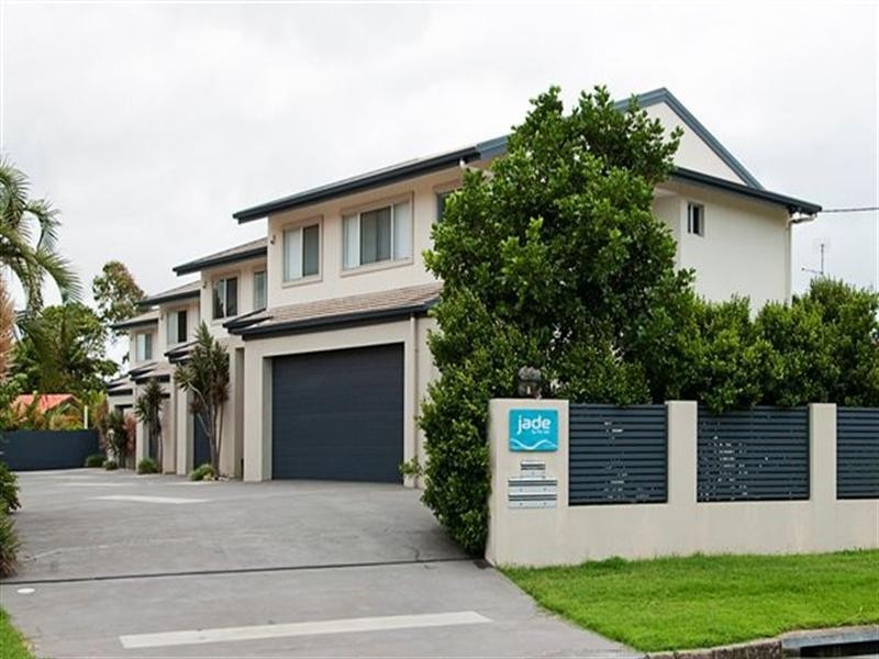 2/35 Runaway Bay Avenue, Runaway Bay QLD 4216