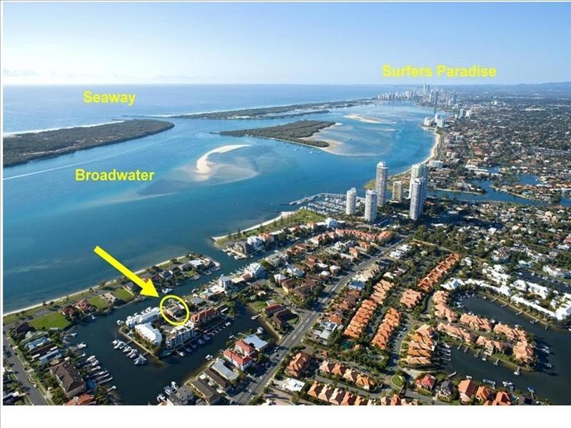 15 Canal Avenue, Runaway Bay QLD 4216