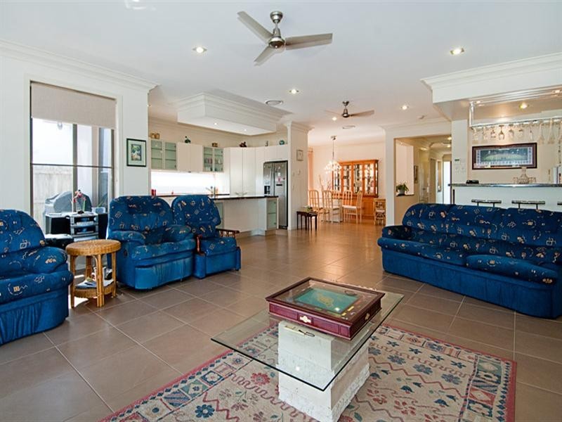 26 Seaspray Street, Paradise Point QLD 4216