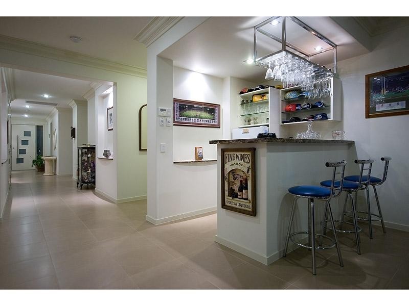 26 Seaspray Street, Paradise Point QLD 4216