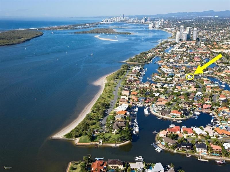 10 Huon Crescent, Runaway Bay QLD 4216