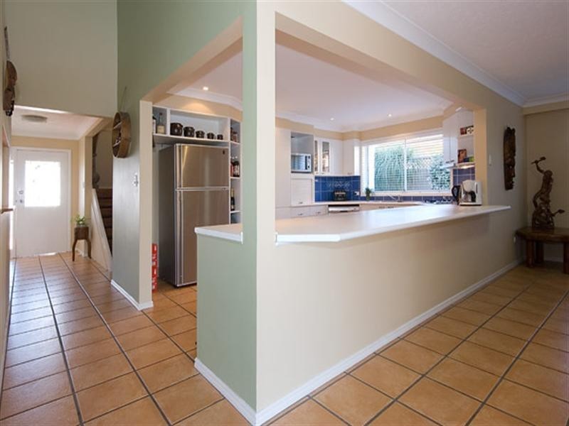 10 Huon Crescent, Runaway Bay QLD 4216