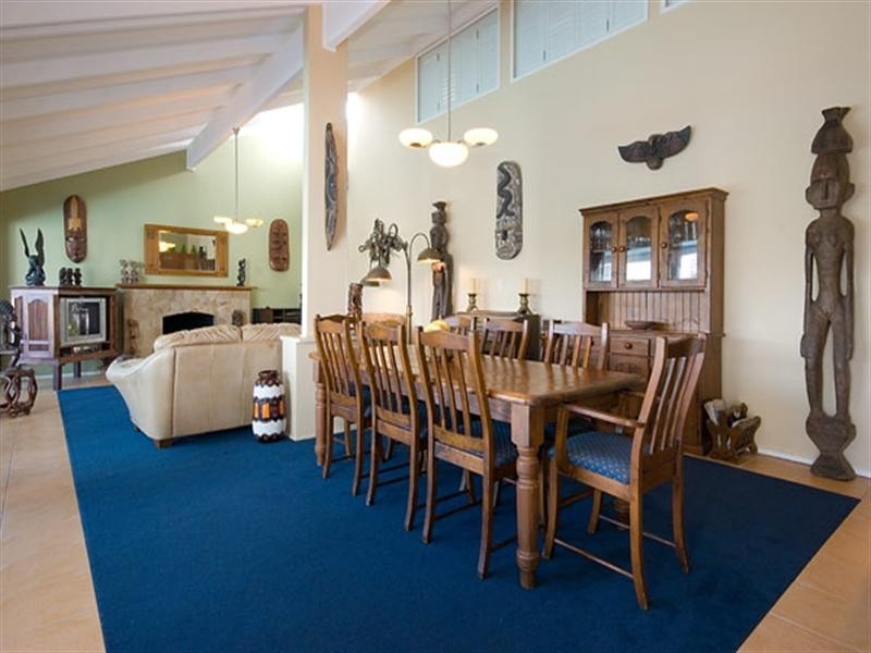 10 Huon Crescent, Runaway Bay QLD 4216