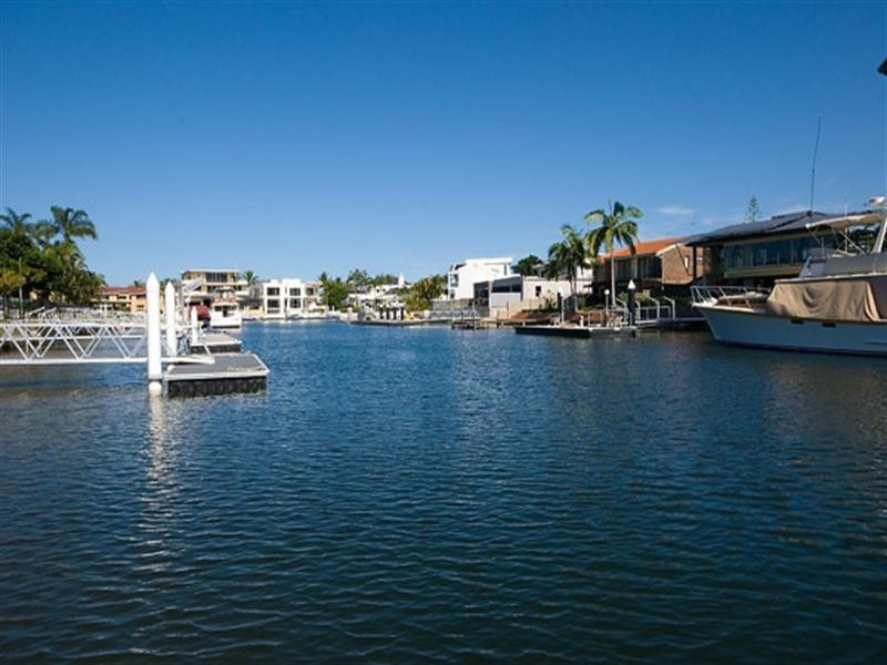 10 Huon Crescent, Runaway Bay QLD 4216