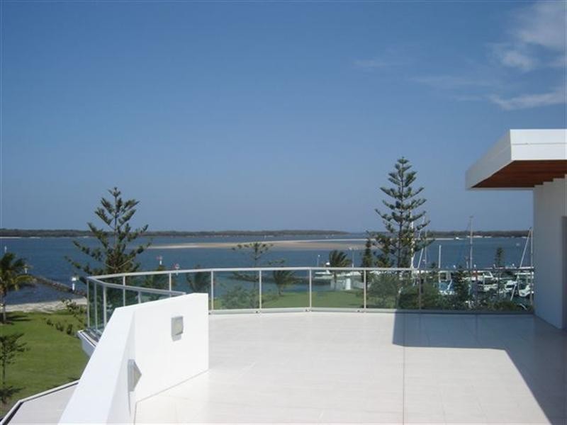 5/10 Oatland Esplanade, Runaway Bay QLD 4216