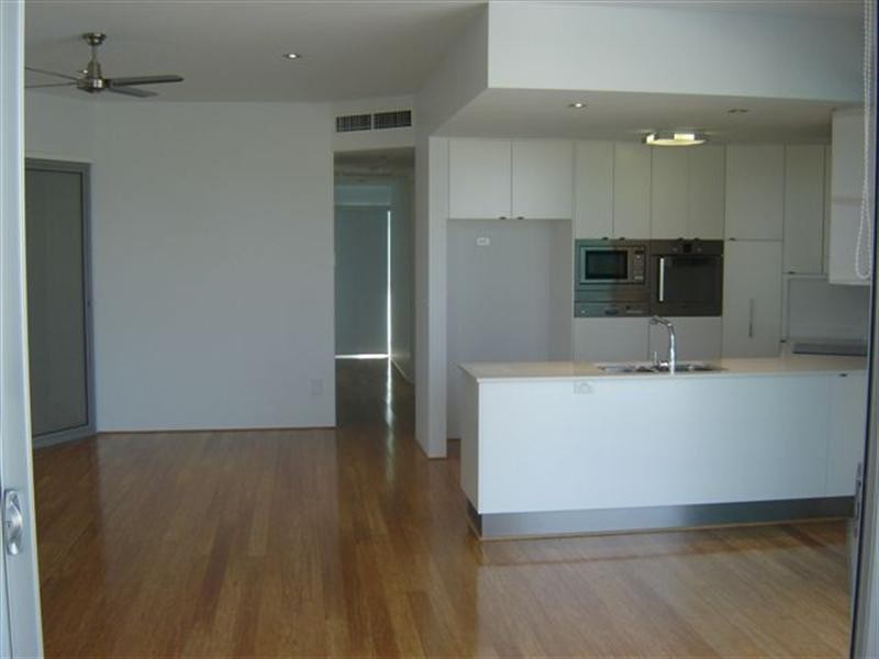 5/10 Oatland Esplanade, Runaway Bay QLD 4216