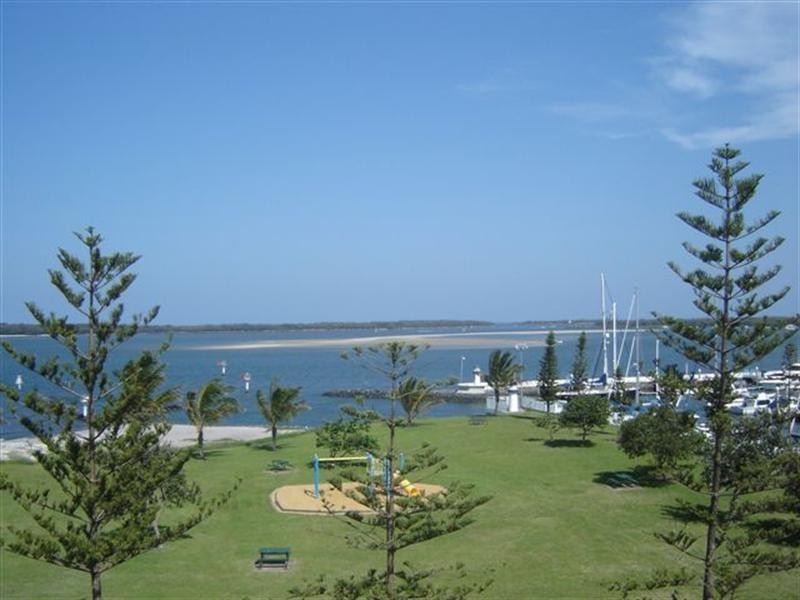 5/10 Oatland Esplanade, Runaway Bay QLD 4216