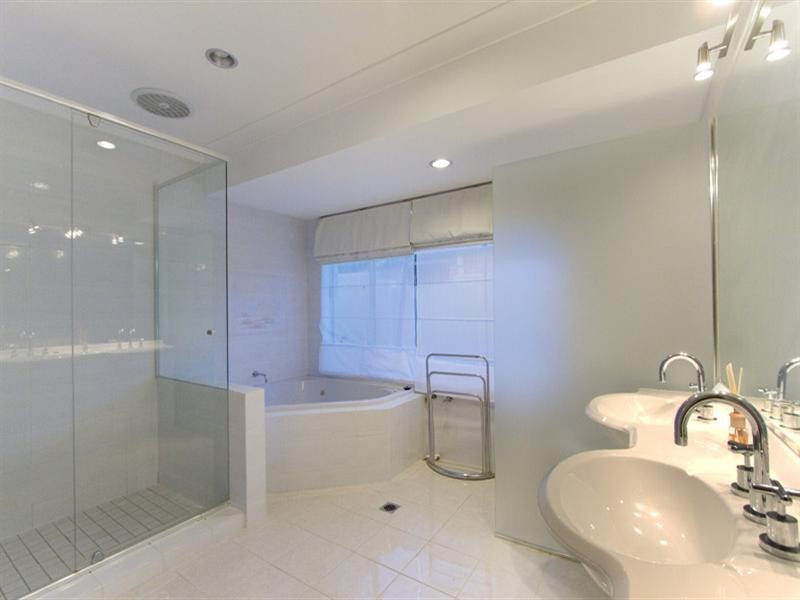 41 Sundance Way, Runaway Bay QLD 4216