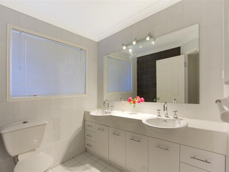41 Sundance Way, Runaway Bay QLD 4216