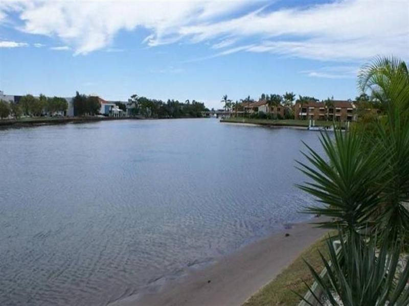 10/131 Morala Avenue, Runaway Bay QLD 4216