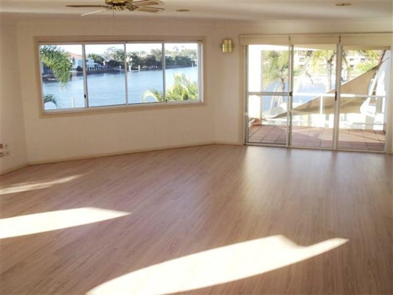 10/131 Morala Avenue, Runaway Bay QLD 4216