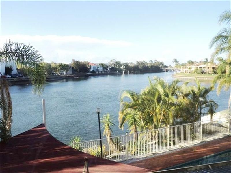 10/131 Morala Avenue, Runaway Bay QLD 4216