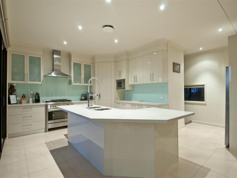 37 South Quay Drive, Biggera Waters QLD 4216