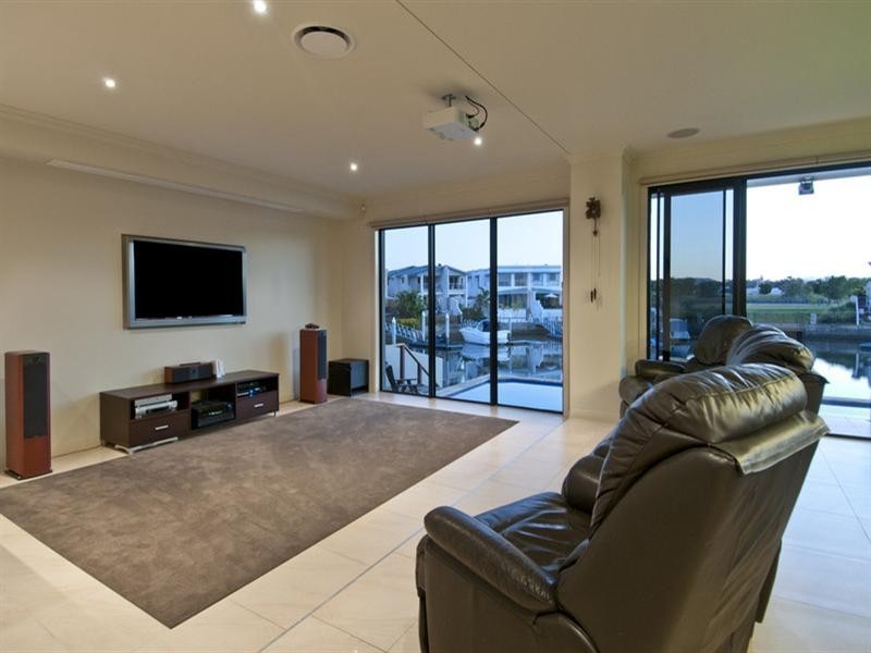 37 South Quay Drive, Biggera Waters QLD 4216