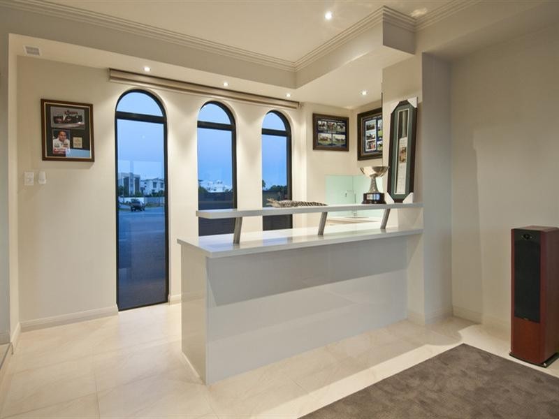 37 South Quay Drive, Biggera Waters QLD 4216