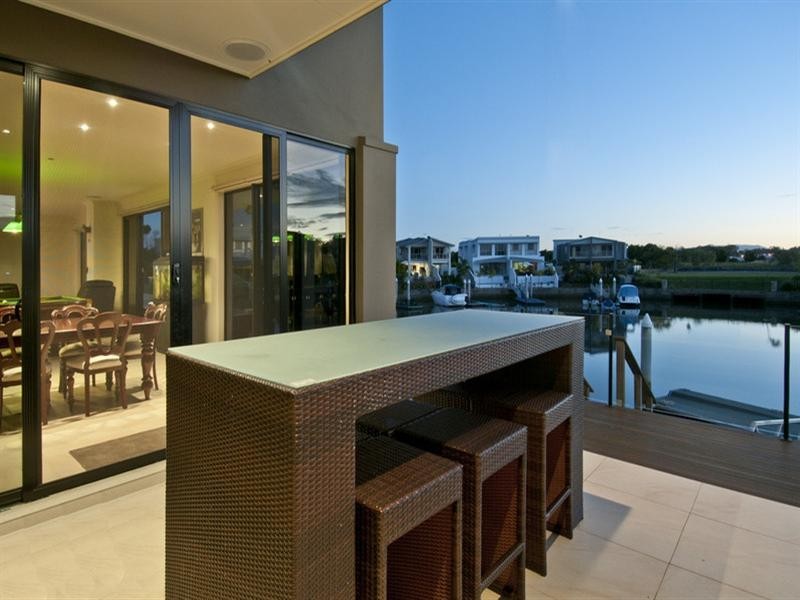 37 South Quay Drive, Biggera Waters QLD 4216