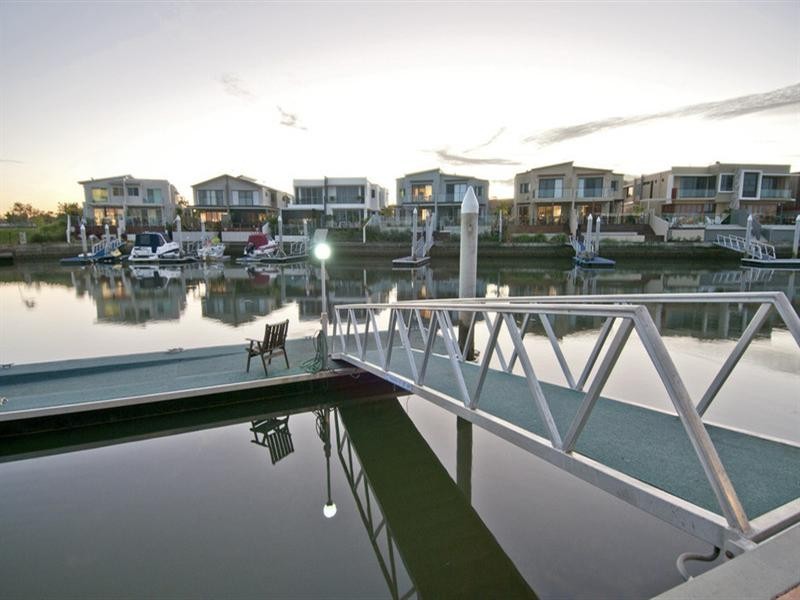 37 South Quay Drive, Biggera Waters QLD 4216