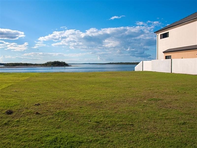 Sovereign Islands QLD 4216