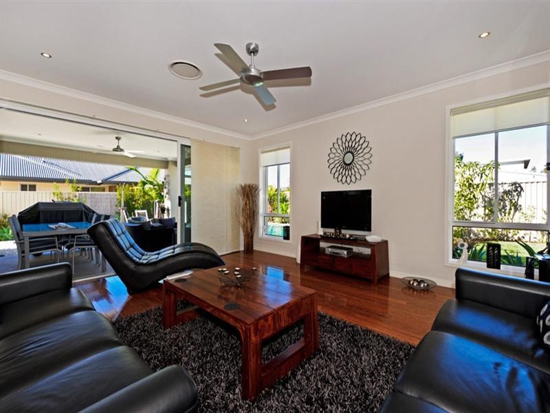 13 Costa Del Sol Avenue, Runaway Bay QLD 4216