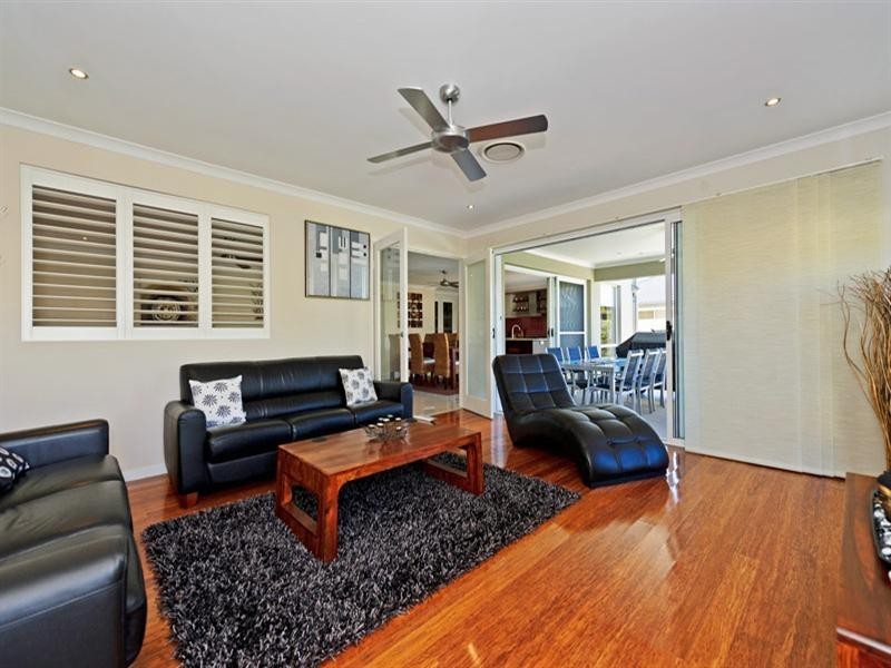 13 Costa Del Sol Avenue, Runaway Bay QLD 4216